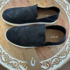 Olukai woMen's Black Slip-On Shoes